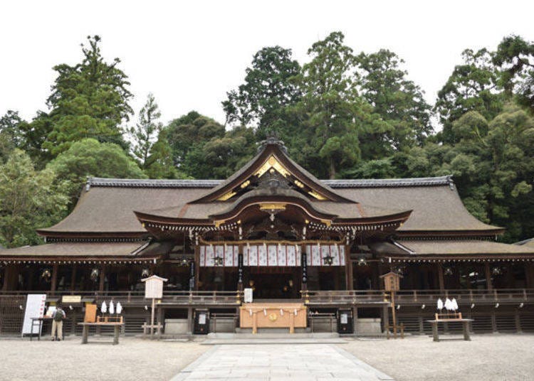 The Hall of Worship is designated as a national important cultural property. It was built in the Kamakura period, and the current building was rebuilt during the Edo period by the 4th shogun of the Tokugawa dynasty, Tokugawa Ietsuna.