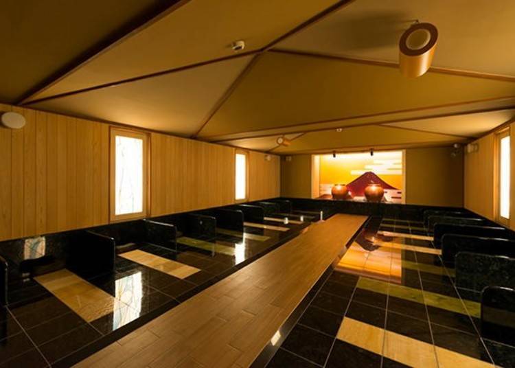 The smell of hinoki [Japanese cypress] and high-resolution music eases the body at the bedrock bathroom “Ryoku”
