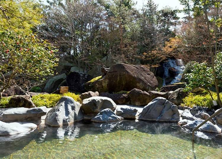 ▲模仿黑部峽谷,饒富自然景致的「黑部峽谷之湯」