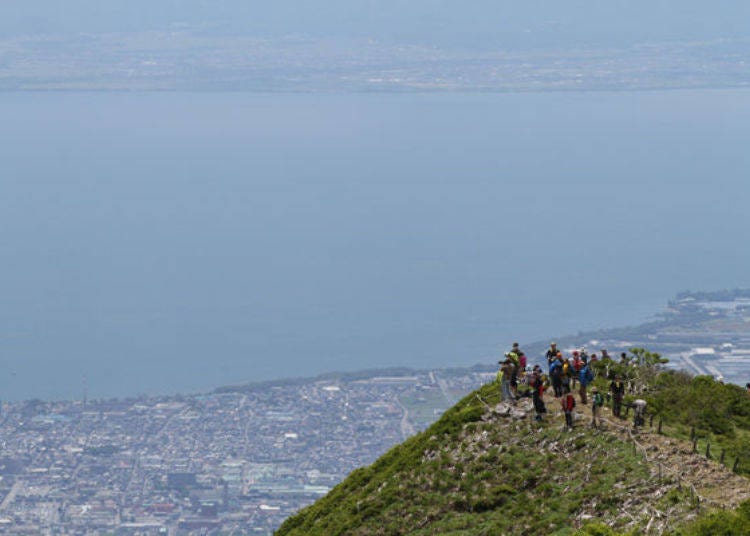 Overwhelmed by the spectacular view of Lake Biwa!