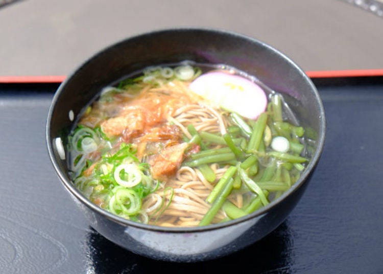 The soba has a nice texture, and the soup is slightly sweet. Also the fresh sansai (mountain vegetables) matches the perfectly. Ibuki Soba (Sansai) (870 yen)