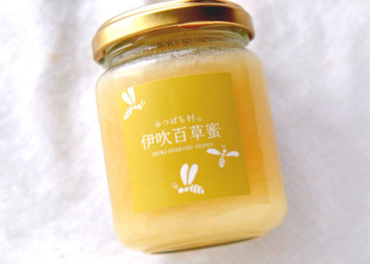 ▲聚集蜜蜂的花蜜種類越多,味道就越濃厚。「伊吹百草蜜」(150g・1,100日圓)