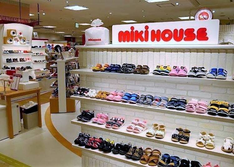 Shoes are highly popular among foreign visitors!