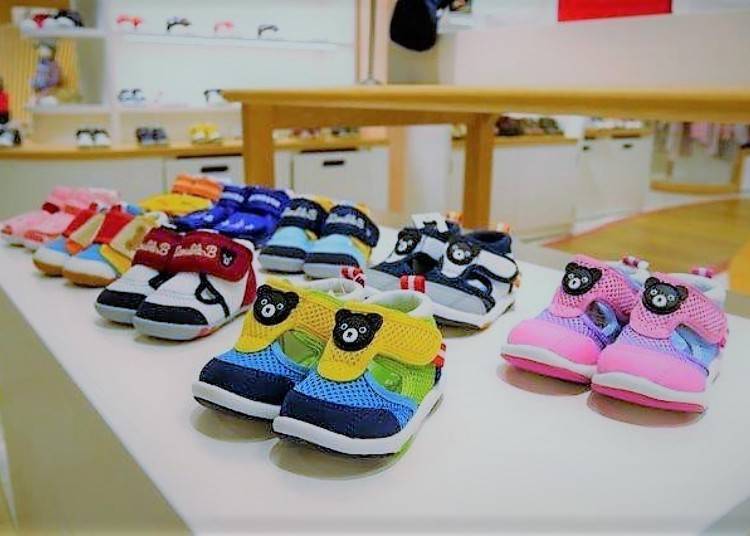 Excellent ventilation! Light and colorful Sandal Type