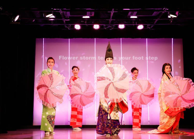 盡情欣賞REVUE JAPAN經過嚴格訓練而完成的歌舞表演吧！