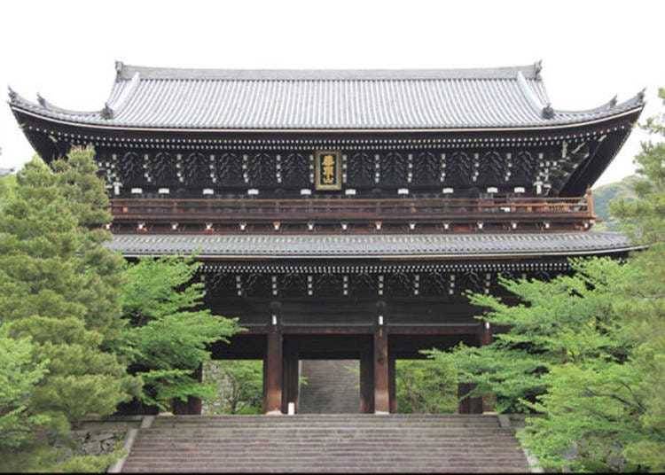 8. Chion-in (知恩院)