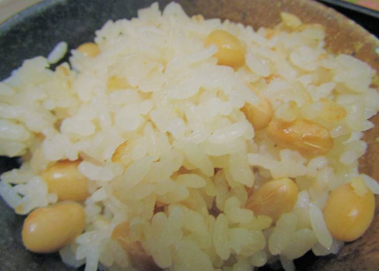 Wheat and soybean rice (eaten by monks during the day)