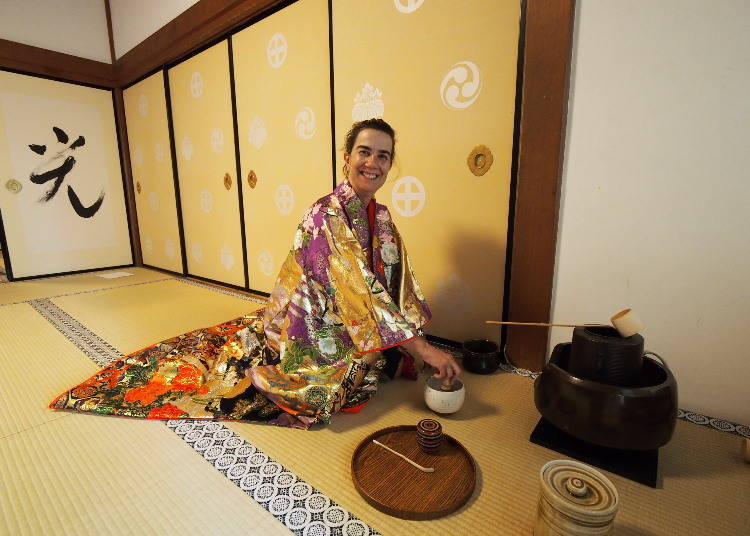 Koyasan [Kimono and Tea Ceremony] Experience