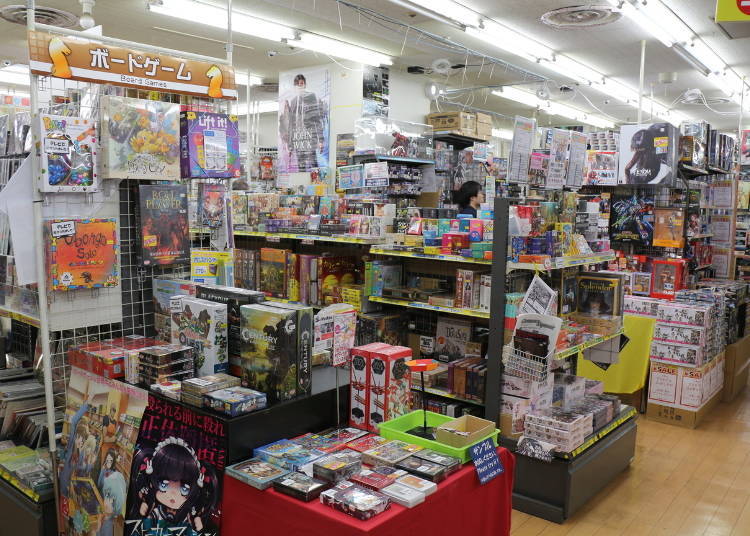 1. Yellow Submarine Sannomiya: Everything from Figures to Trading Cards!