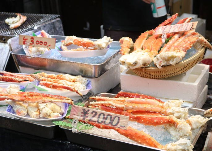 新鮮マグロに最高級牛肉 大阪人の台所 黒門市場 で人気の食べ歩きのお店4つ Live Japan 日本の旅行 観光 体験ガイド