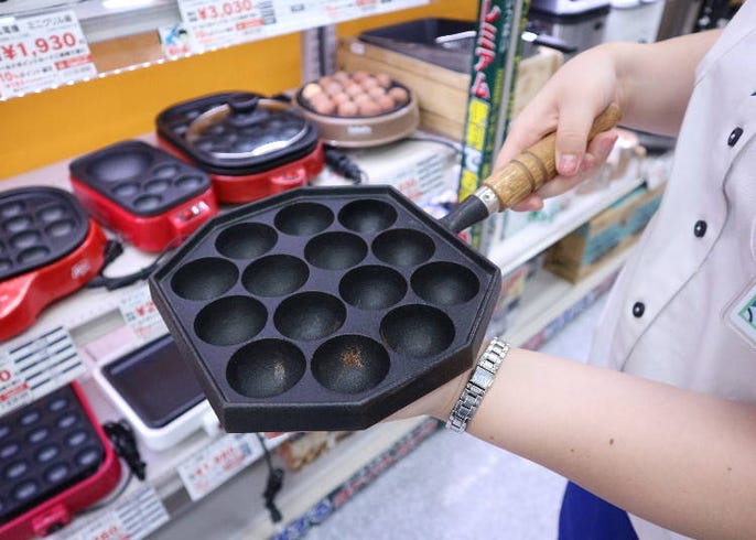 やっぱり大阪は たこ焼き器 も豊富 ヨドバシカメラ梅田店に人気機種を聞いてみた Live Japan 日本の旅行 観光 体験ガイド