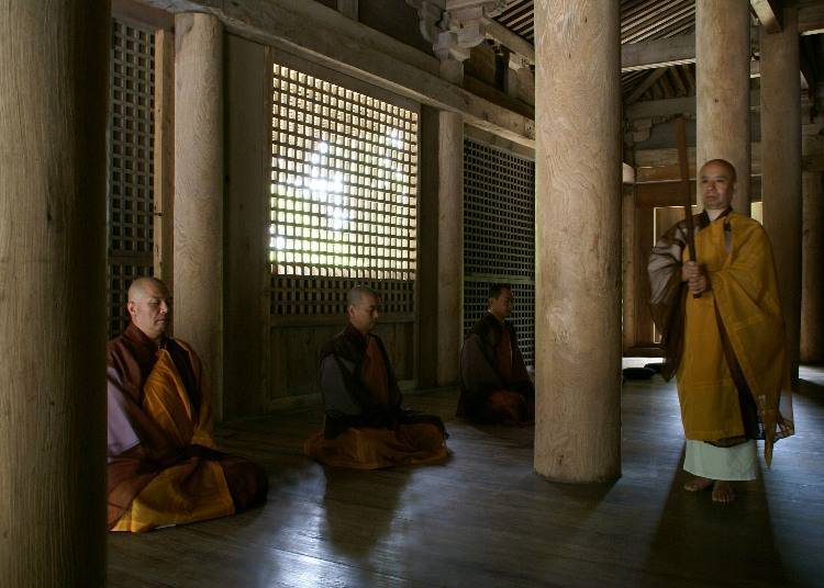 Experience Zazen Meditation and Sutra Copying!