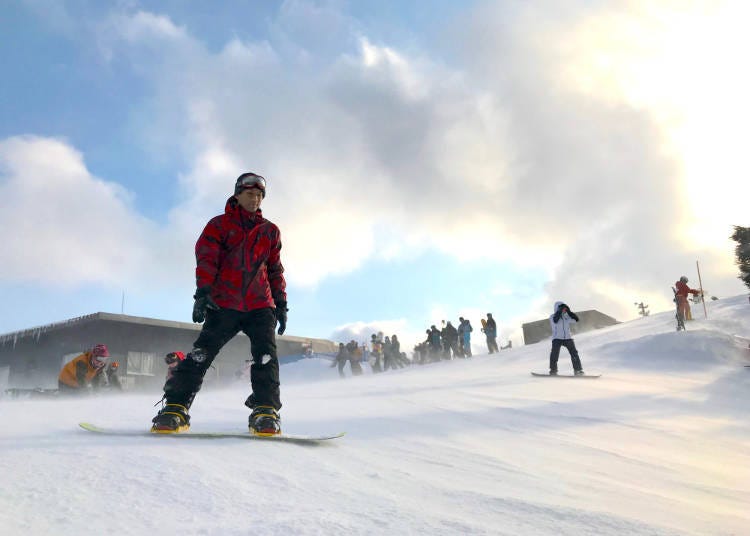 Enjoy top-class skiing at ski resorts in western Japan