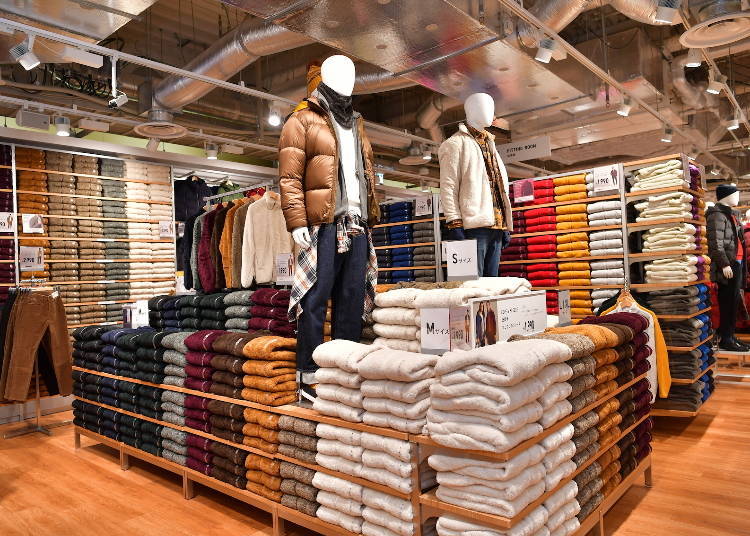 Uniqlo: Shopping at a branch with expanded floor space (first floor)