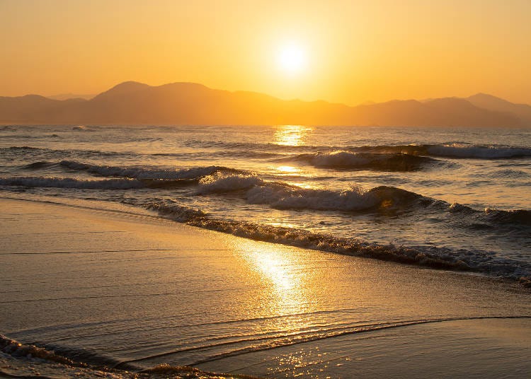 5. 夢幻夕陽染成一片「夕日浦海岸」【京都】