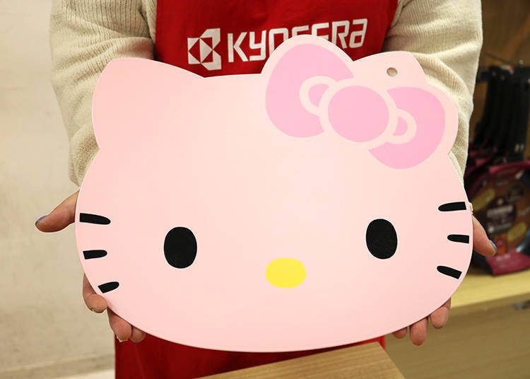 The Hello Kitty chopping board is popular amongst fans of Hello Kitty, also known as Kittylers!