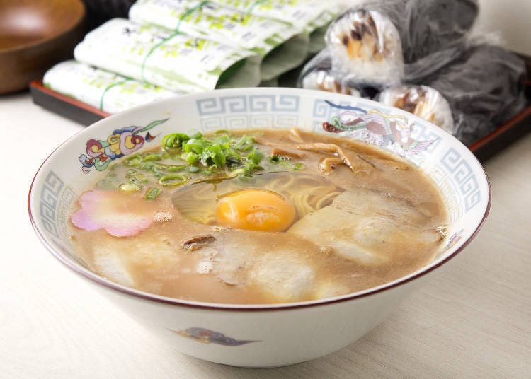 Chuka soba with raw egg, 750 yen (tax included)