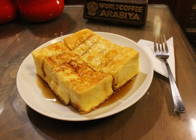 French Toast (with maple syrup) (750 yen, plus tax)