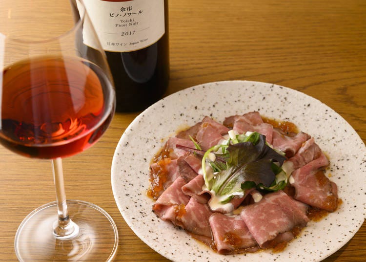 Thinly sliced roast beef (980 yen) with Yoichi Pinot Noir (1,250 yen per glass)