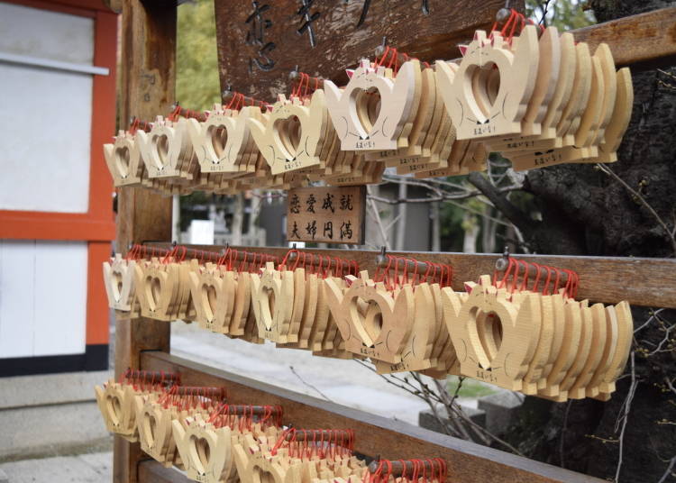 2. Tamatsuki Inari Shrine (Osaka): Receive blessings in meeting wonderful people or in your love life with the “Fox of Love Ema”