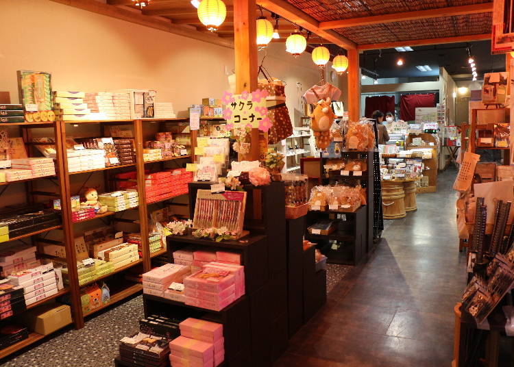 3. Ezuya: The 6 best Nara souvenirs at this character souvenir shop