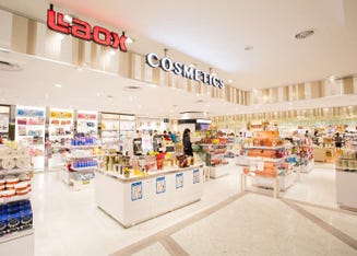 新品ブランド服が 100円 から 大阪のアウトレット Colors が爆安すぎた Live Japan 日本の旅行 観光 体験ガイド