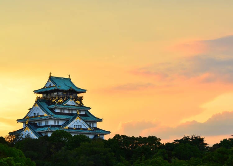 8．大阪城展望台から夕暮れ時の大阪を一望