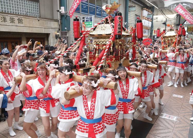 1. Flowers of Tenjin Festival: Liven up the Tenjin Festival by Watching the Gal Mikoshi