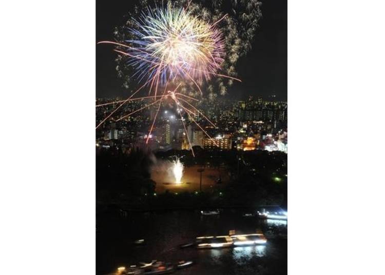 10. Fireworks: Marvel at the festival finale as it lights up the night sky and river waters