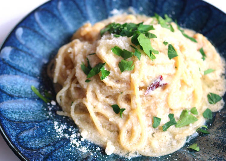 Popular dinner item, Anchovy and Egg Carbonara (1,180 yen)