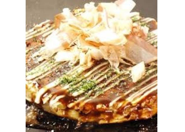 3. 눈 앞의 철판으로 굽는 Japanese Pizza! ‘교오코노미야키&뎃판야키 아라짱’