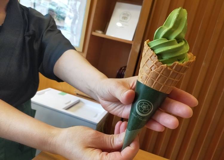 Matcha soft serve ice cream, 470 yen (tax included)