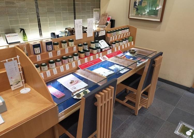 店内に広がる宇治茶の世界