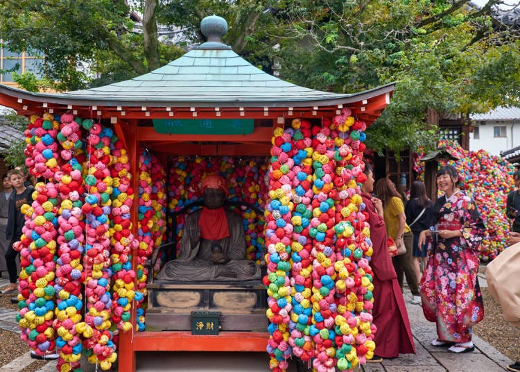 Yasaka Koshindo Serg Zastavkin / Shutterstock.com