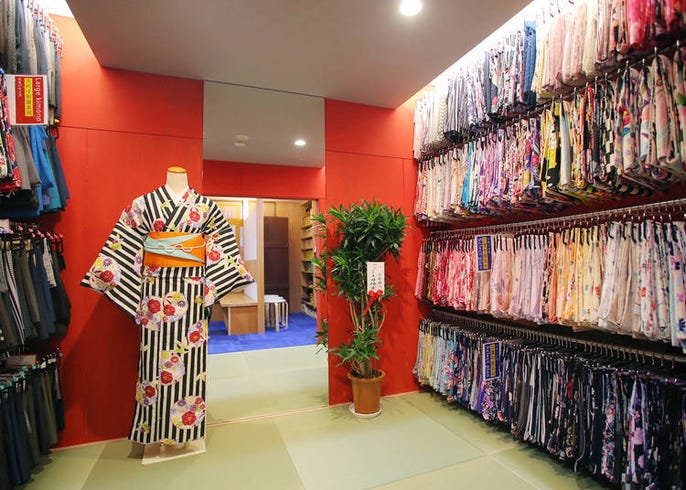 11 Selected Kimono Rental Shops in Kyoto: Take a Stroll in Traditional  Japanese Clothing | LIVE JAPAN travel guide