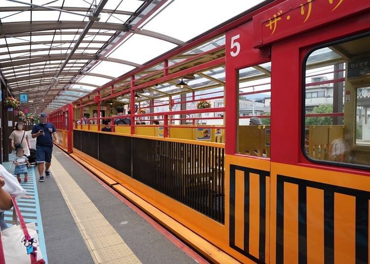 Which car is best for the Sagano Romantic Train?