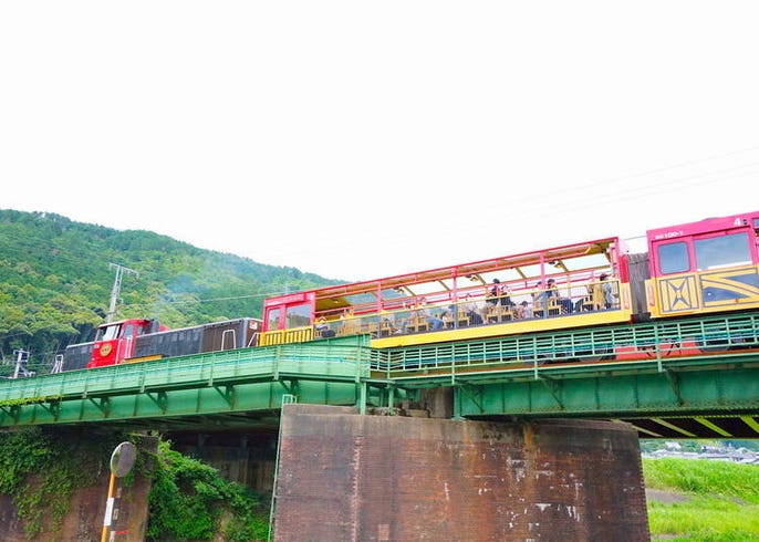 嵐山 嵯峨野トロッコ列車の乗り方完全ガイド Live Japan 日本の旅行 観光 体験ガイド