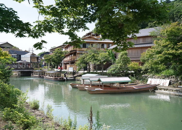 Yakatabune boats near Togetsukyo Bridge