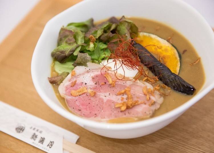 6．創業八十年の老舗が提供する創作うどん「京都 嵐山 自家製麺 新渡月」