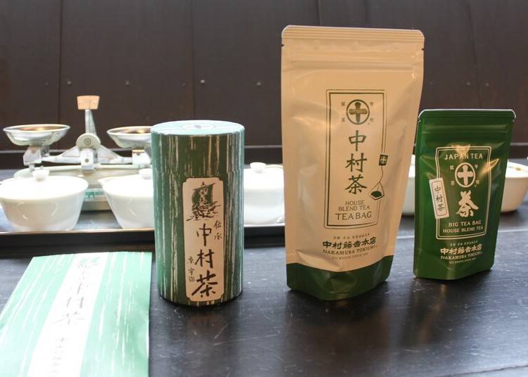 From the left: Nakamura Tea bulk bag (50g, 1,080 yen), can (80g, 2,160 yen), individual tea bags (4g, 10 packs, 1,188 yen), (8g, 3 packs, 648 yen) *Tax included