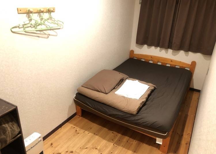 There are different types of rooms, like Western-style rooms with 140cm wide semi-double beds