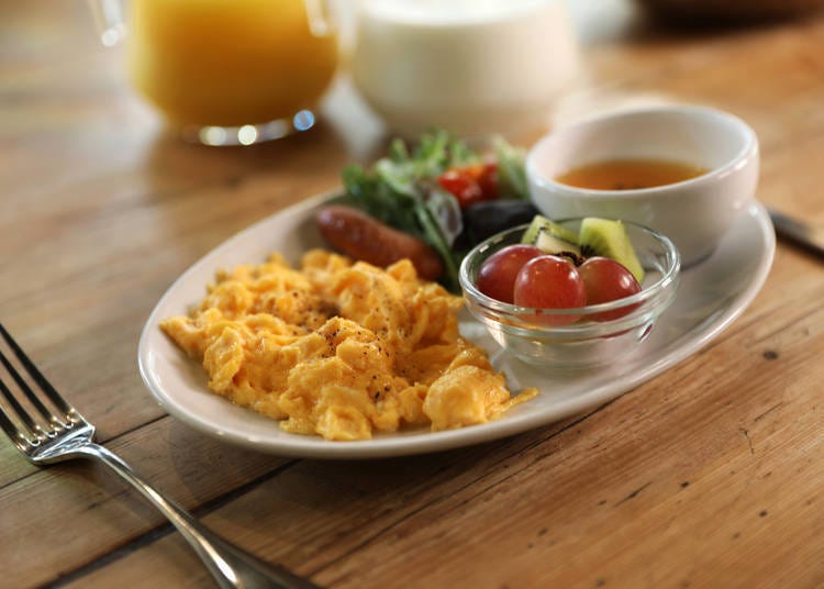 美味早餐包含穀物麥片Cereal、Muesli、以及咖啡等飲品