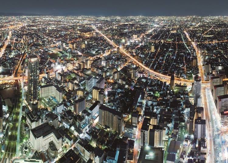 特に12～3月は空気が澄んでいるので、より鮮明に夜景を楽しむことができます