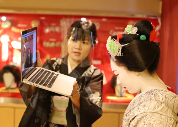 Hair ornaments and outfits change with the season for Maiko.