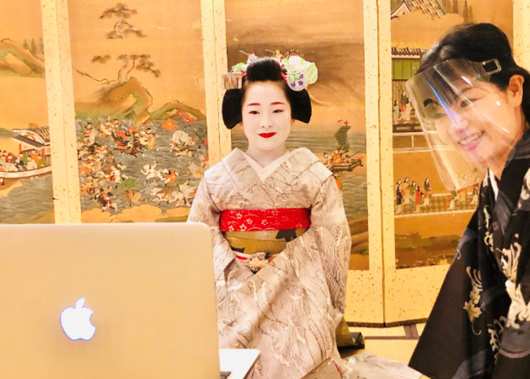 實際在「MAIKOYA 京都」舉行「Online舞妓茶道」的樣子