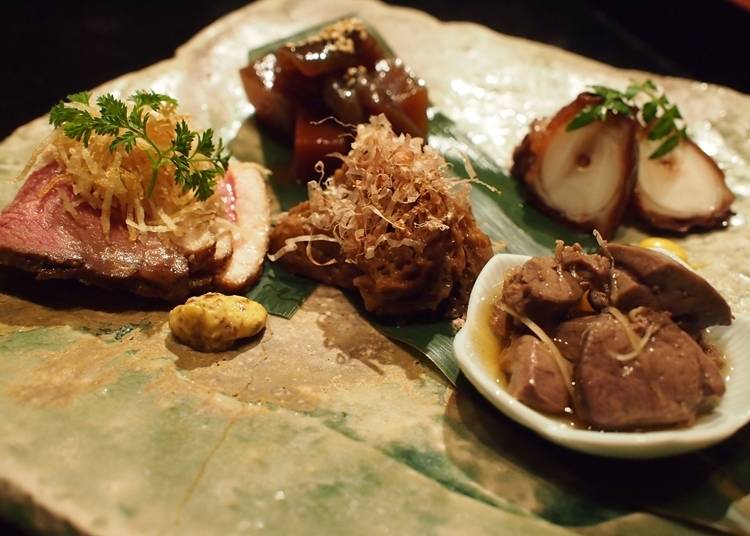 京都の一般家庭で作られてきた惣菜「おばんざい」の5種盛り合わせ980円〜