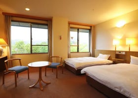 11 Best Hotels & Ryokans in Himeji: From Castle Views to Mountain Onsens