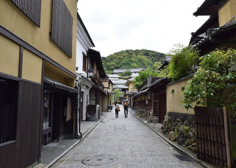 Ninenzaka and Sannenzaka: A Walking Guide to Kyoto's Old Streets