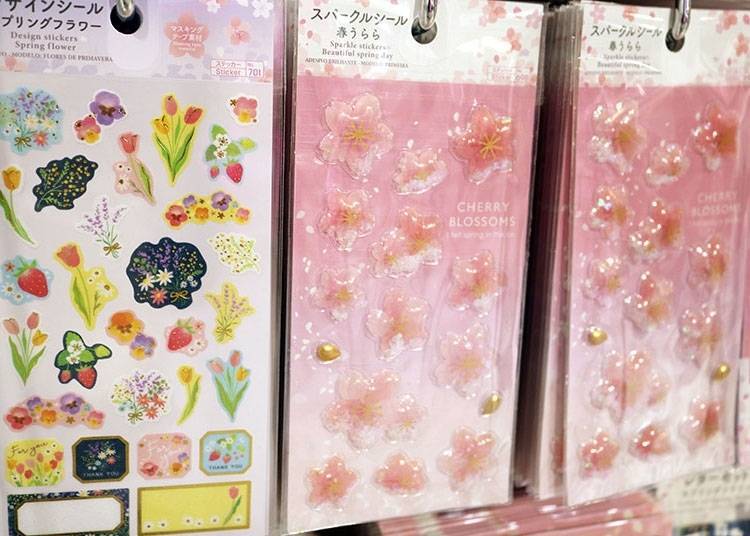 Besides cherry blossoms, there are many other kinds of spring-themed stickers