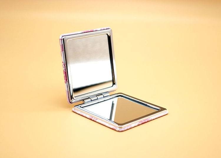 Square Compact Mirror